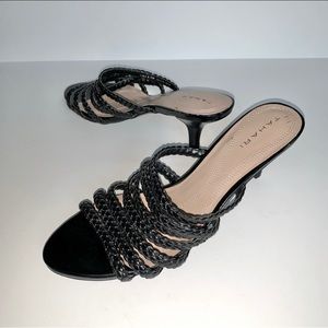 Tahari kitten heels, slip on strappy Black Size 8M